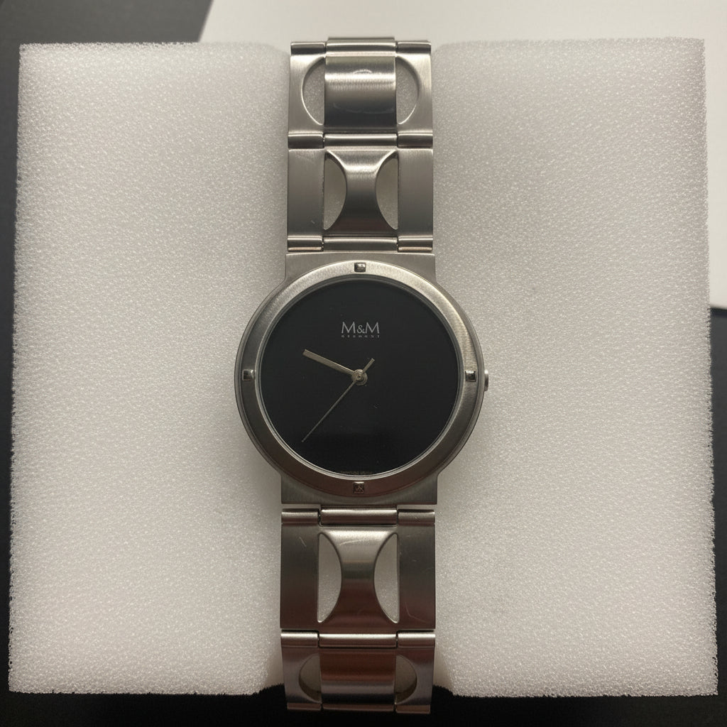 M&M Germany Herrenuhr silber – minimalistisch, schwarzes Blatt