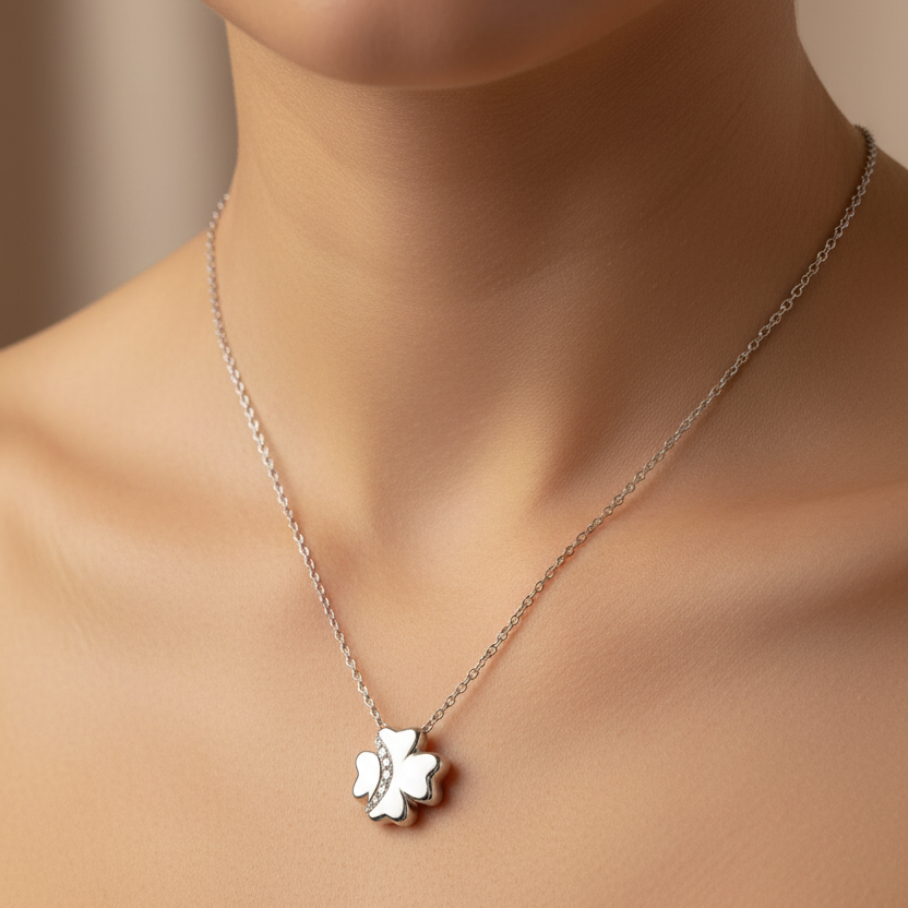 Noelani Kleeblatt-Kette silber – mit Zirkonia-Steg