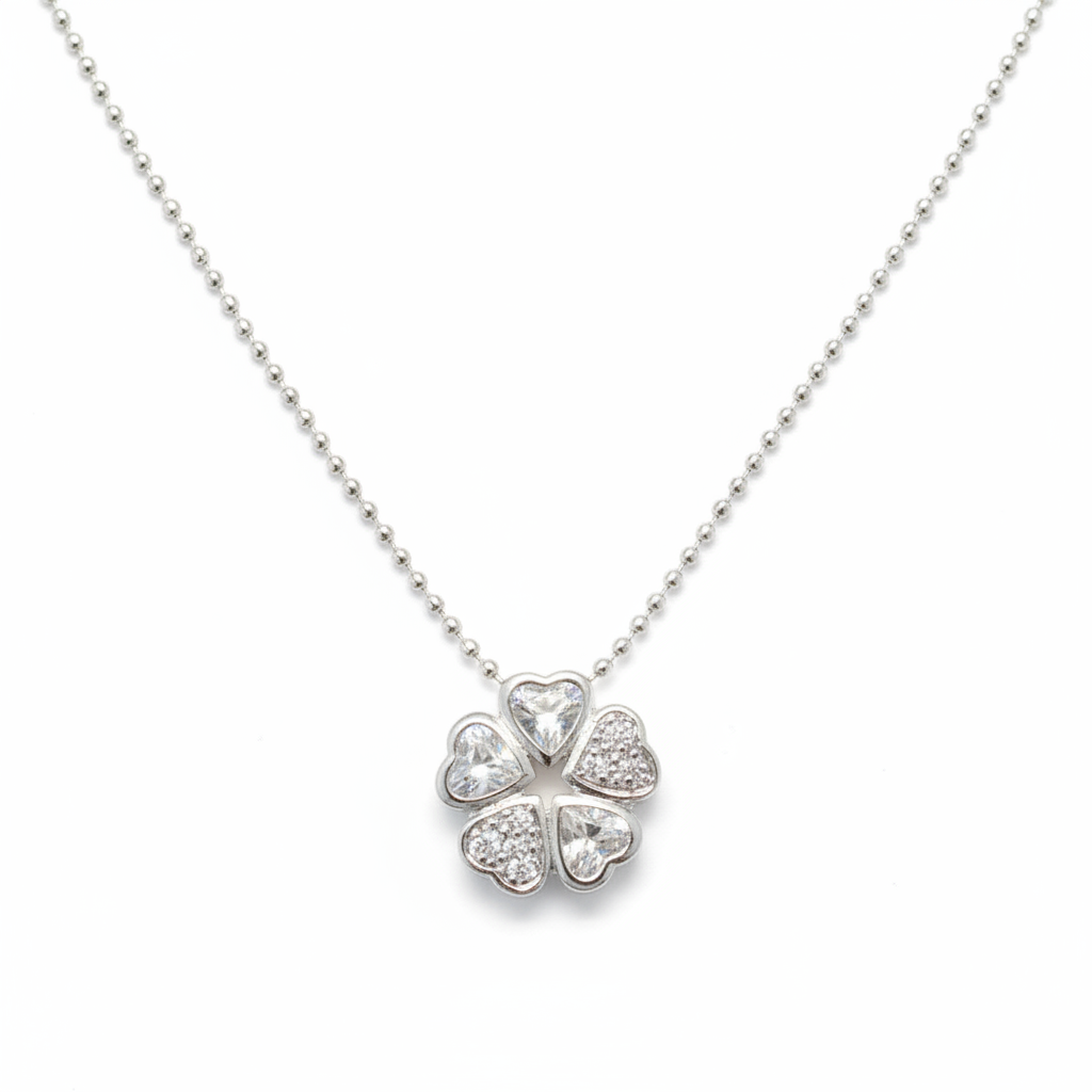 Noelani Halskette Silber – Blüte aus Zirkonia-Herzen