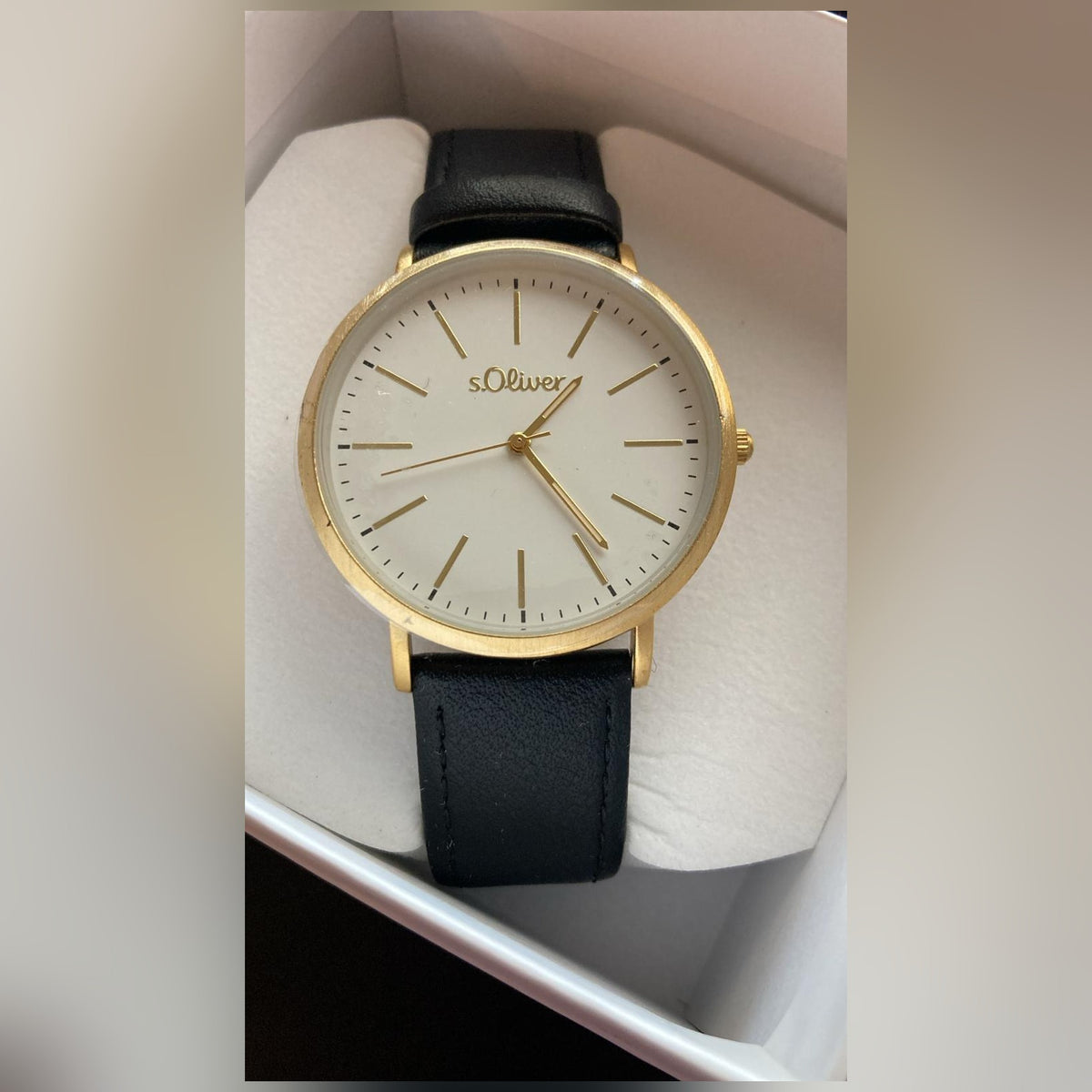 s.Oliver minimalistische Damenuhr goldfarben