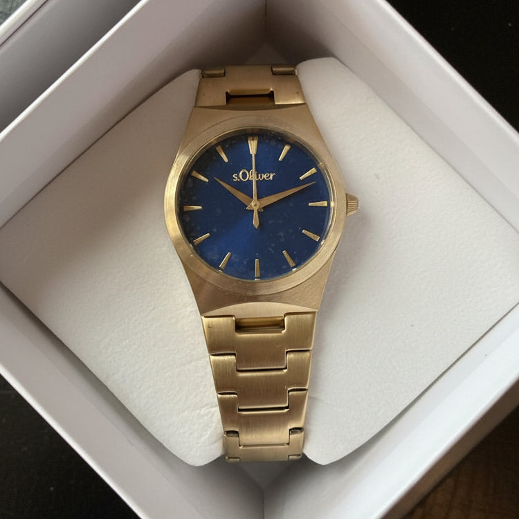 s.Oliver Damenuhr 2037710 – gold mit blauem Zifferblatt