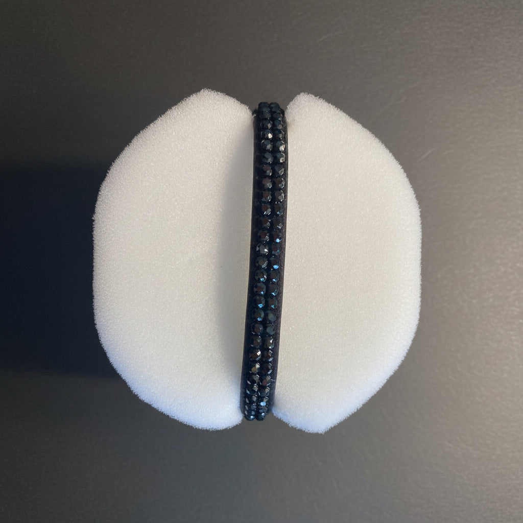 s.Oliver Wickelarmband dunkel – mit Kristallen