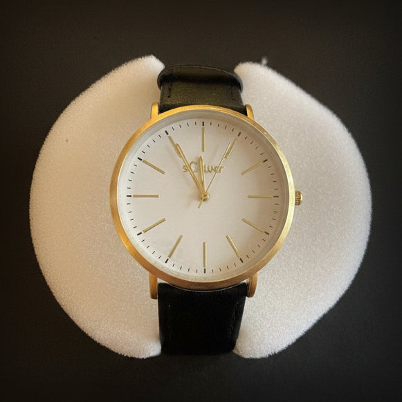 s.Oliver Herrenuhr gold – weißes Zifferblatt, schwarzes Leder